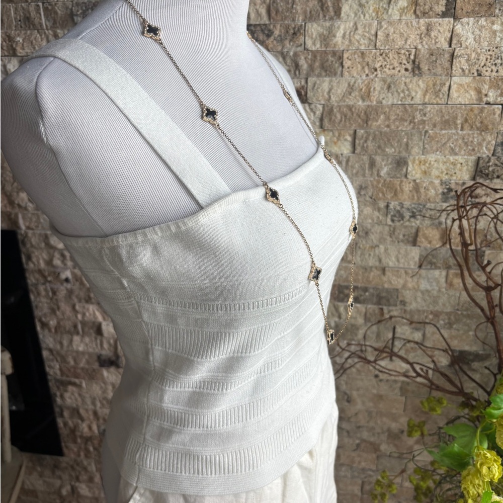 Chic White Ribbed Tank Top - Picture 2 of 4